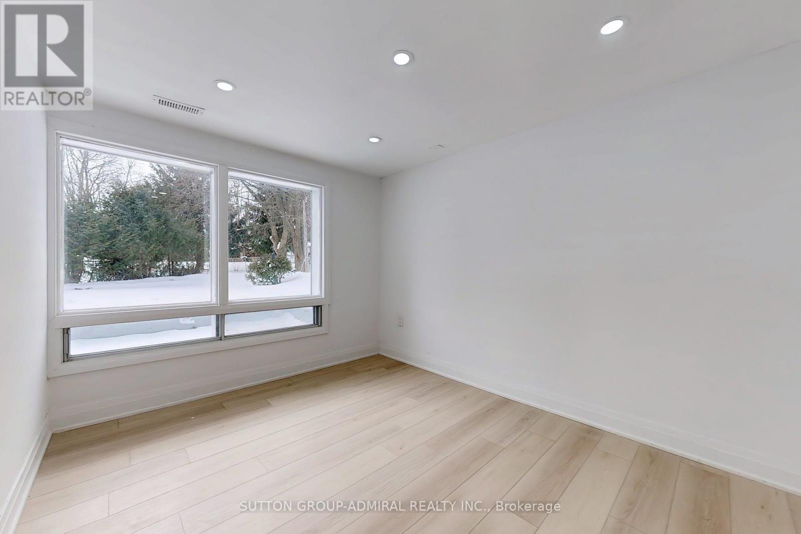 Photo 38 of 696 Jasmine Crescent, Oshawa ON