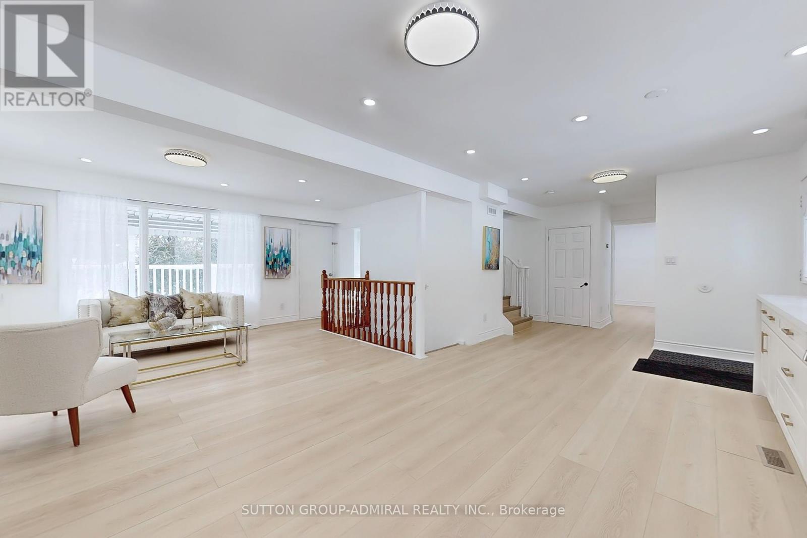 Photo 9 of 696 Jasmine Crescent, Oshawa ON