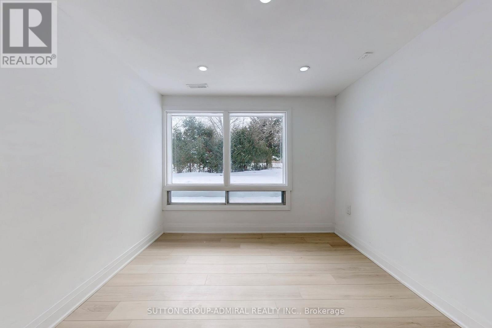 Photo 39 of 696 Jasmine Crescent, Oshawa ON
