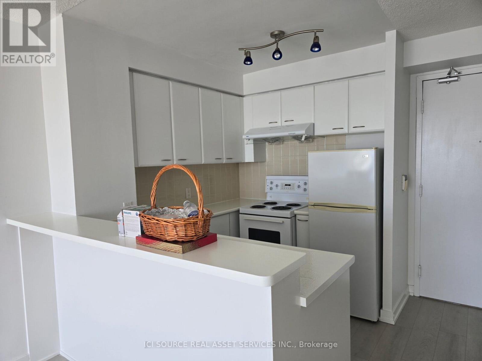 Photo 11 of 2808 36 Lee Centre Drive, Toronto ON