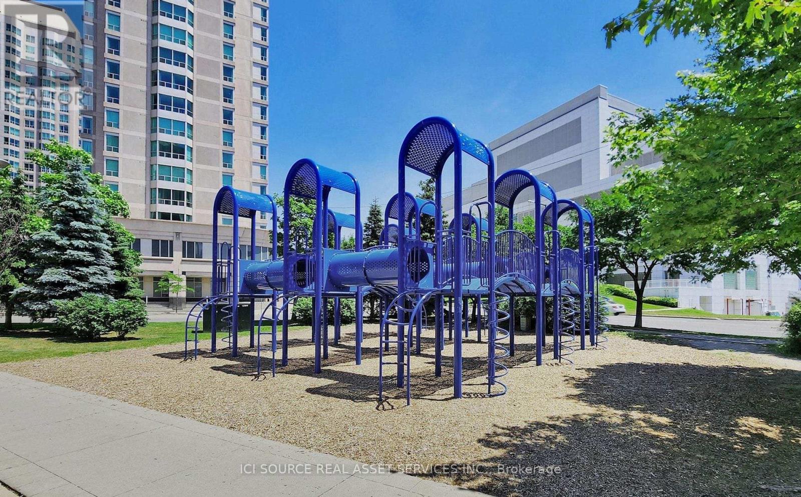 Photo 5 of 2808 36 Lee Centre Drive, Toronto ON