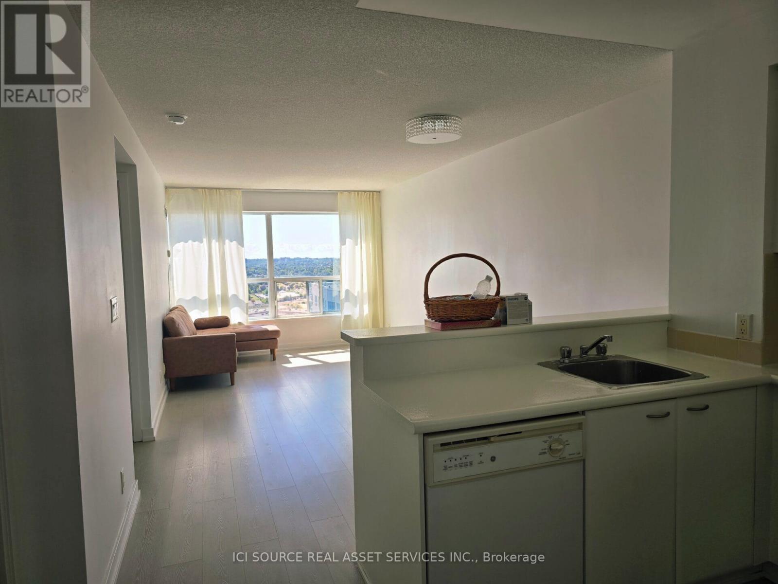 Photo 9 of 2808 36 Lee Centre Drive, Toronto ON