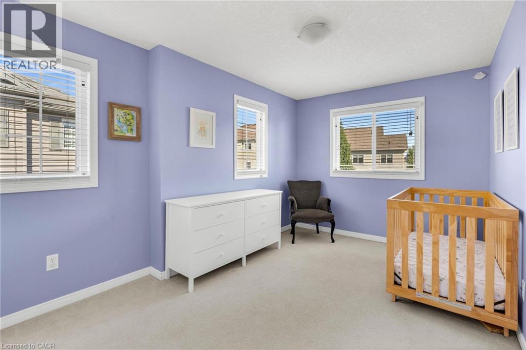 Photo 13 of 258 Parkvale Drive, Kitchener ON