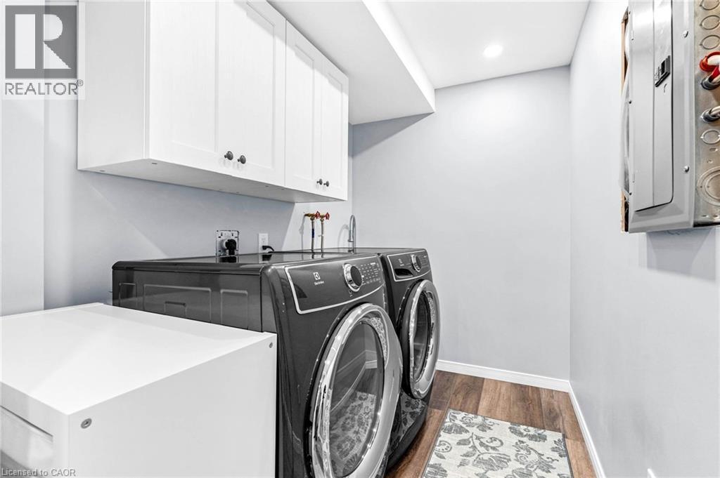 Photo 21 of 258 Parkvale Drive, Kitchener ON