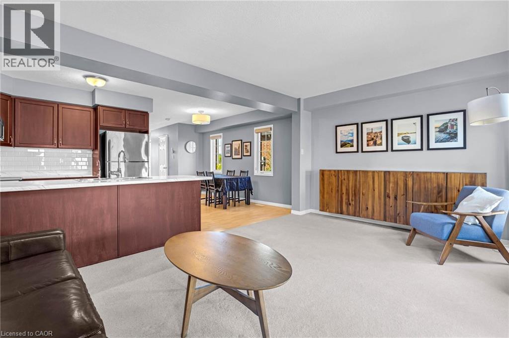 Photo 6 of 258 Parkvale Drive, Kitchener ON