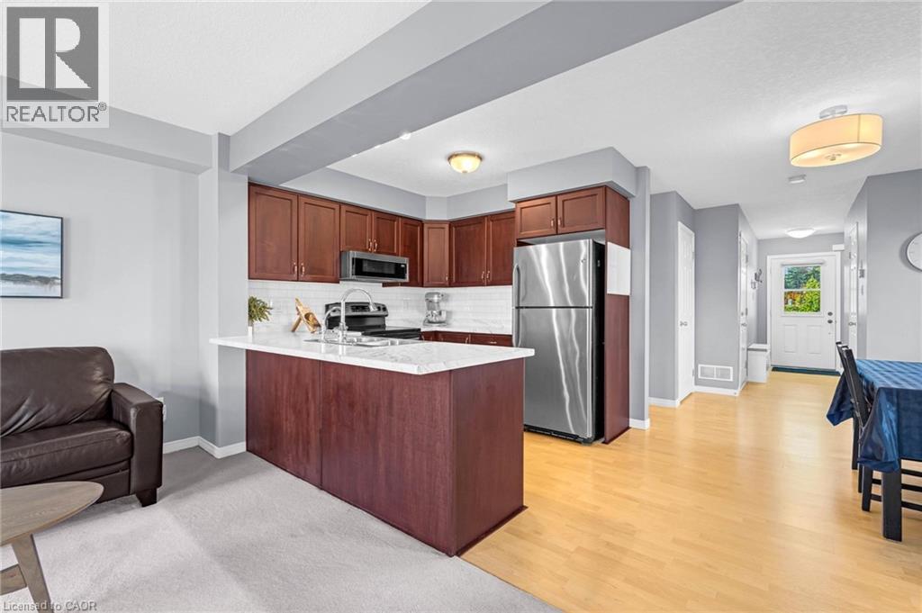 Photo 7 of 258 Parkvale Drive, Kitchener ON