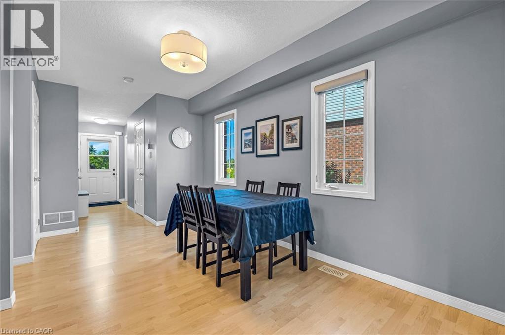 Photo 9 of 258 Parkvale Drive, Kitchener ON