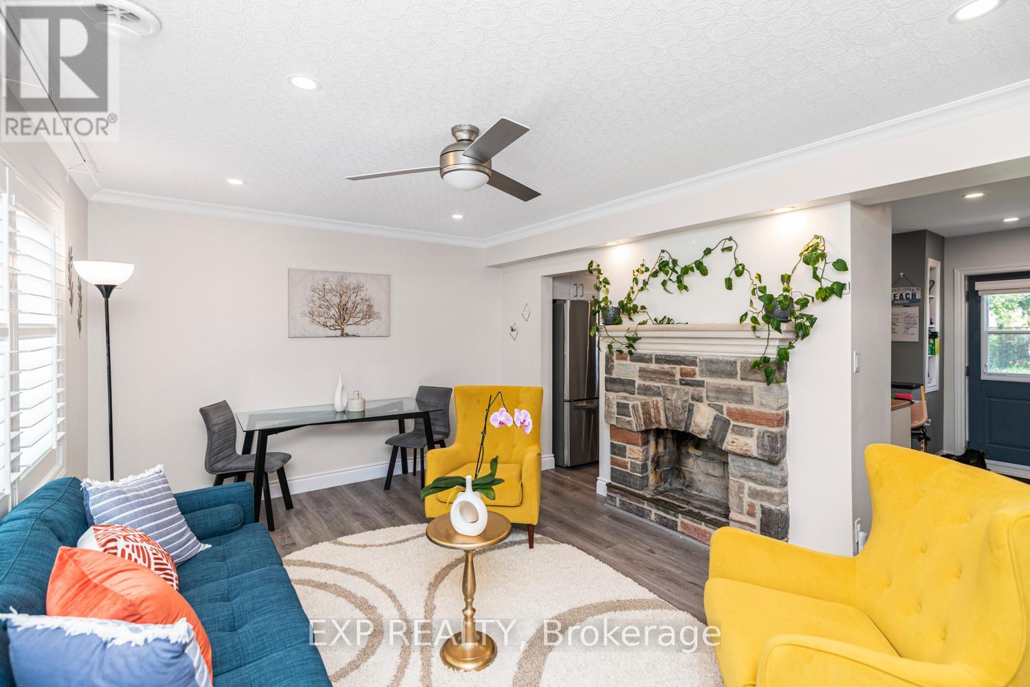 Photo 2 of 2055 Churchill Avenue, Burlington ON