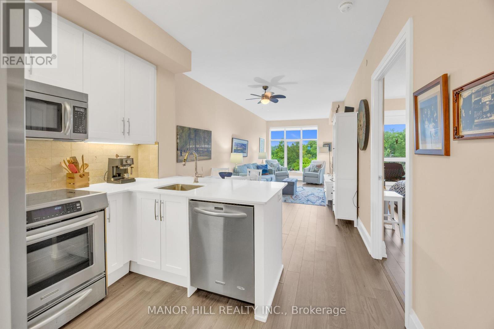 Photo 12 of 323 2 Old Mill Drive, Toronto ON