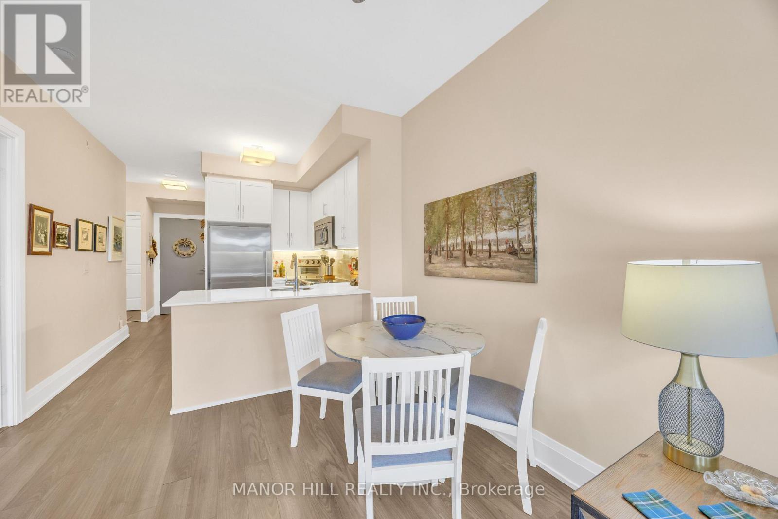Photo 13 of 323 2 Old Mill Drive, Toronto ON