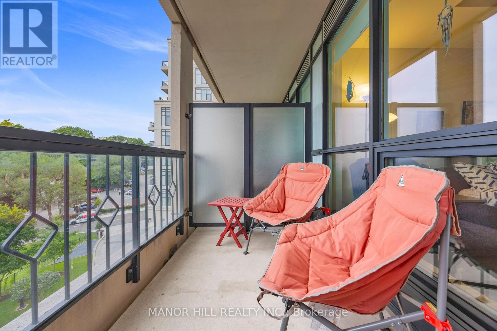 Photo 23 of 323 2 Old Mill Drive, Toronto ON
