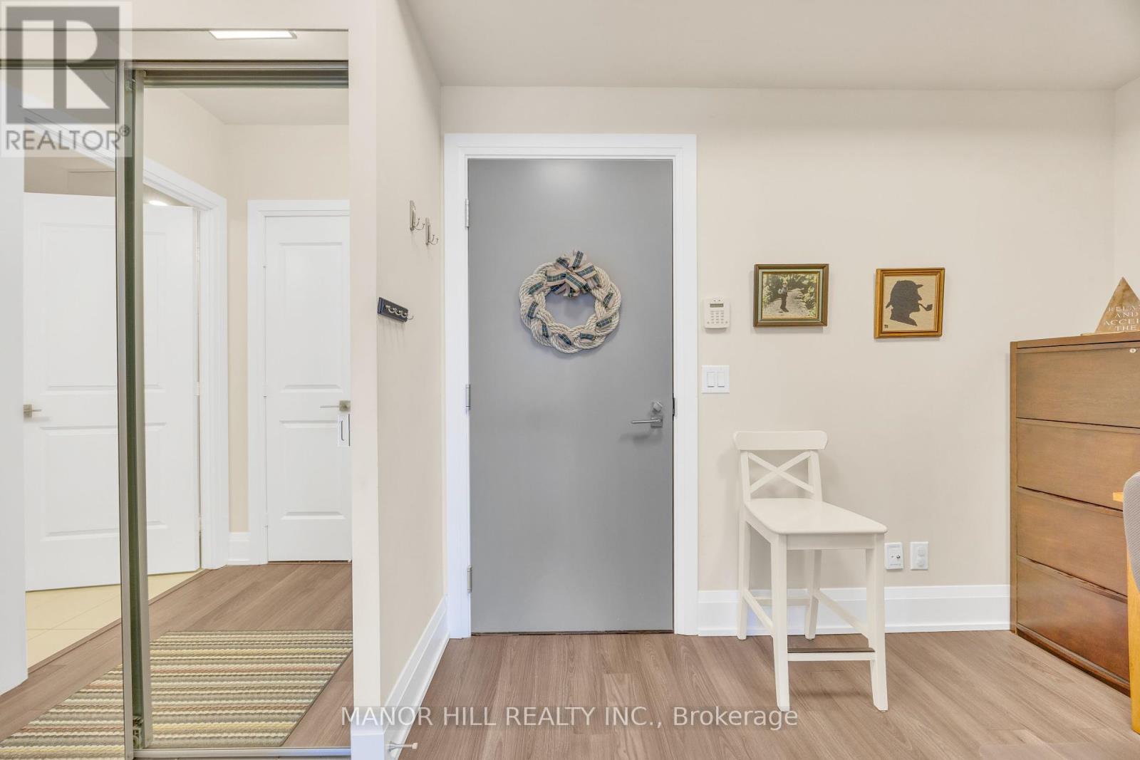 Photo 5 of 323 2 Old Mill Drive, Toronto ON