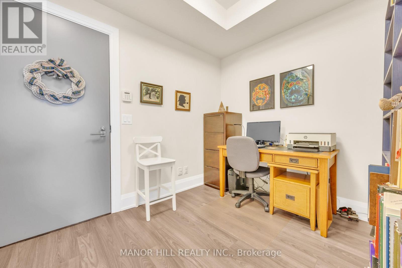 Photo 6 of 323 2 Old Mill Drive, Toronto ON