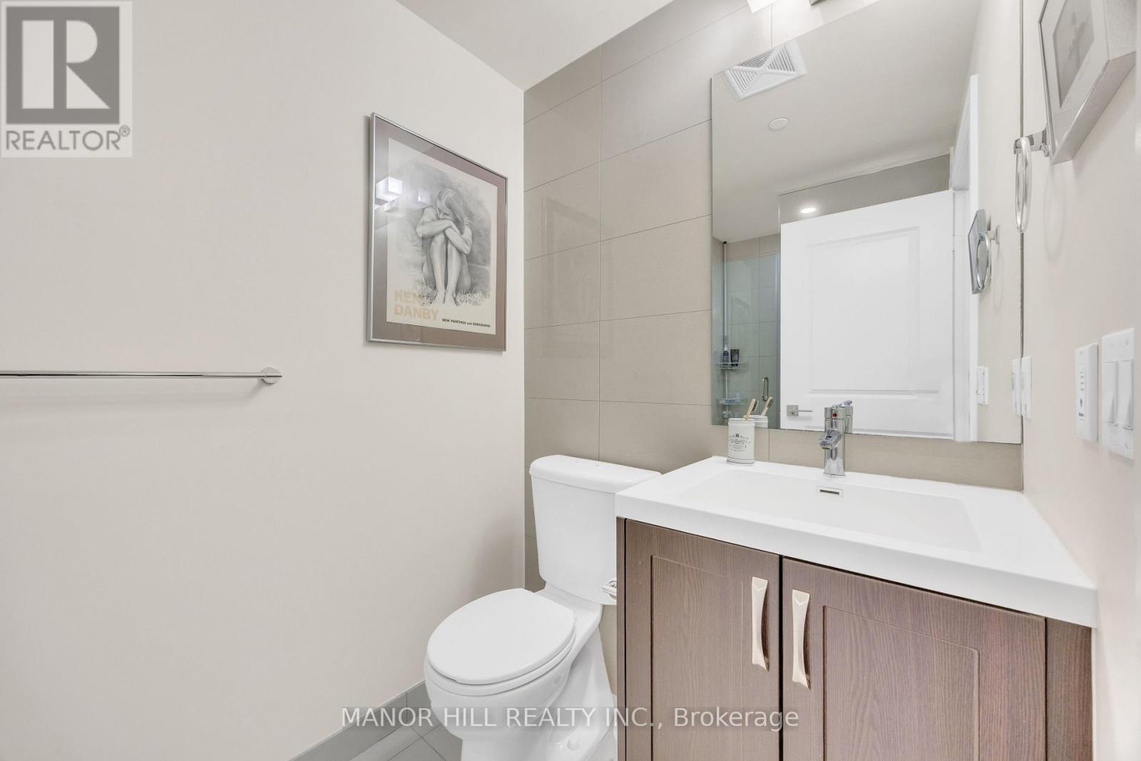 Photo 8 of 323 2 Old Mill Drive, Toronto ON