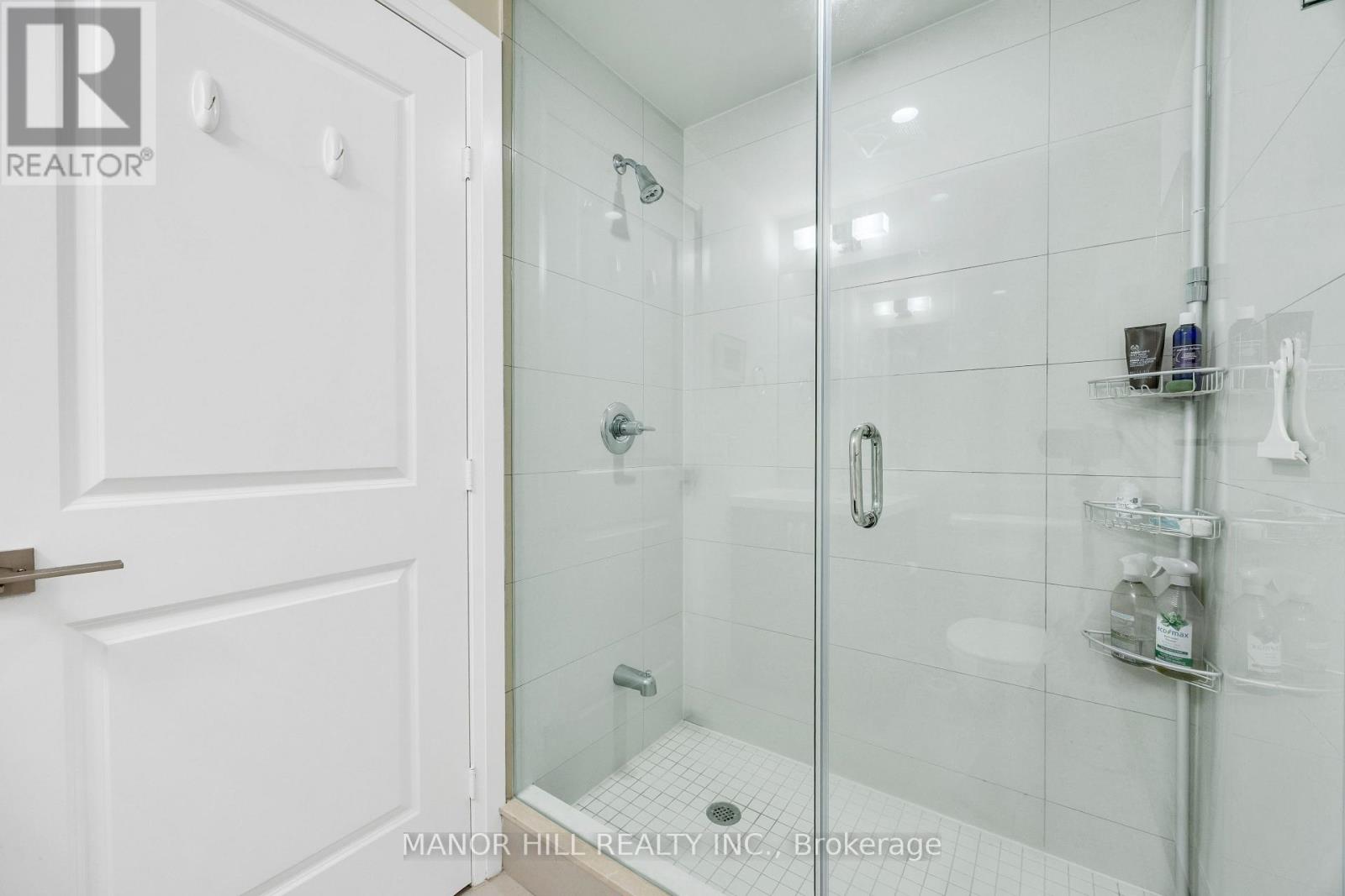 Photo 9 of 323 2 Old Mill Drive, Toronto ON