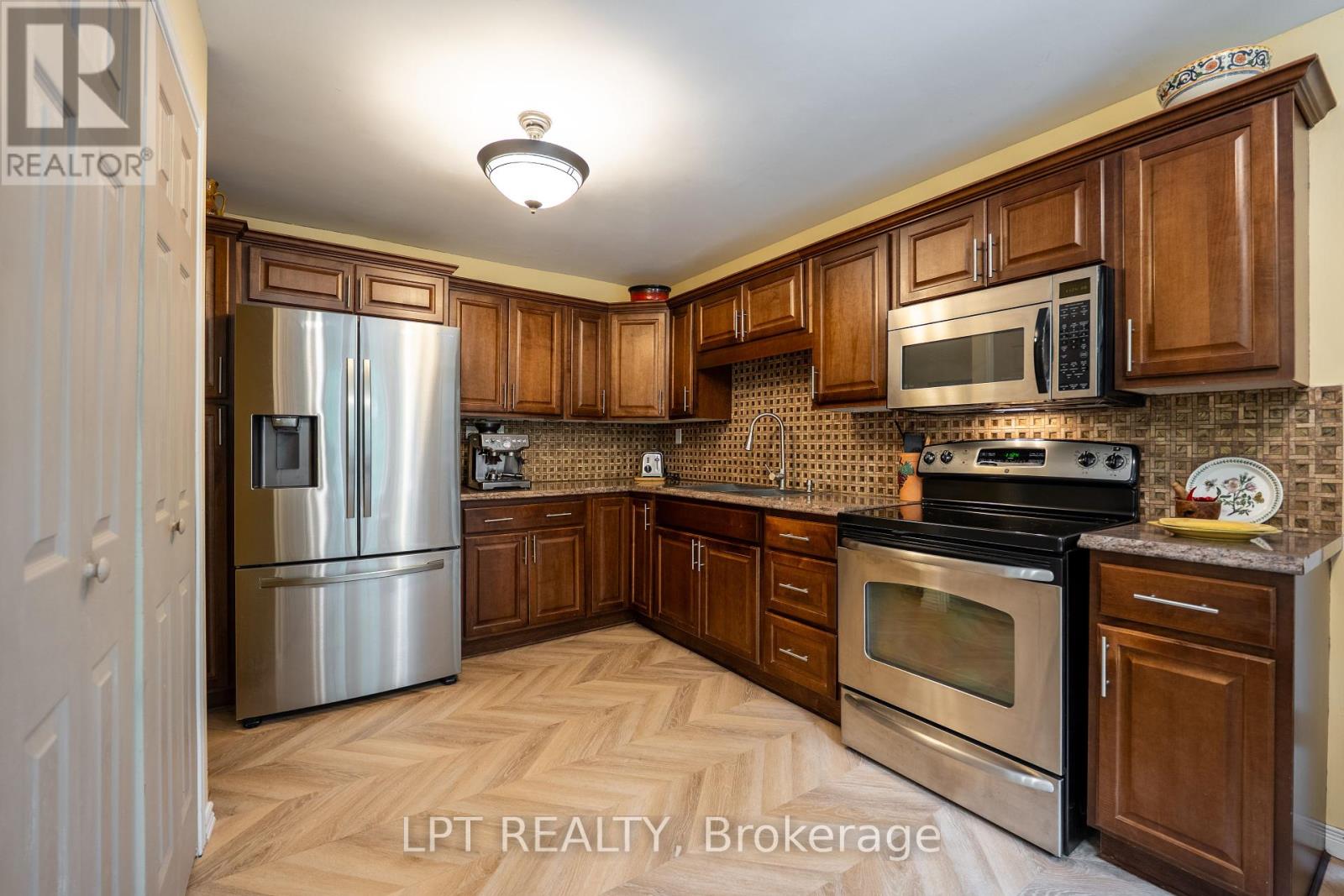 Photo 13 of 331 Maple Grove, Frontenac ON