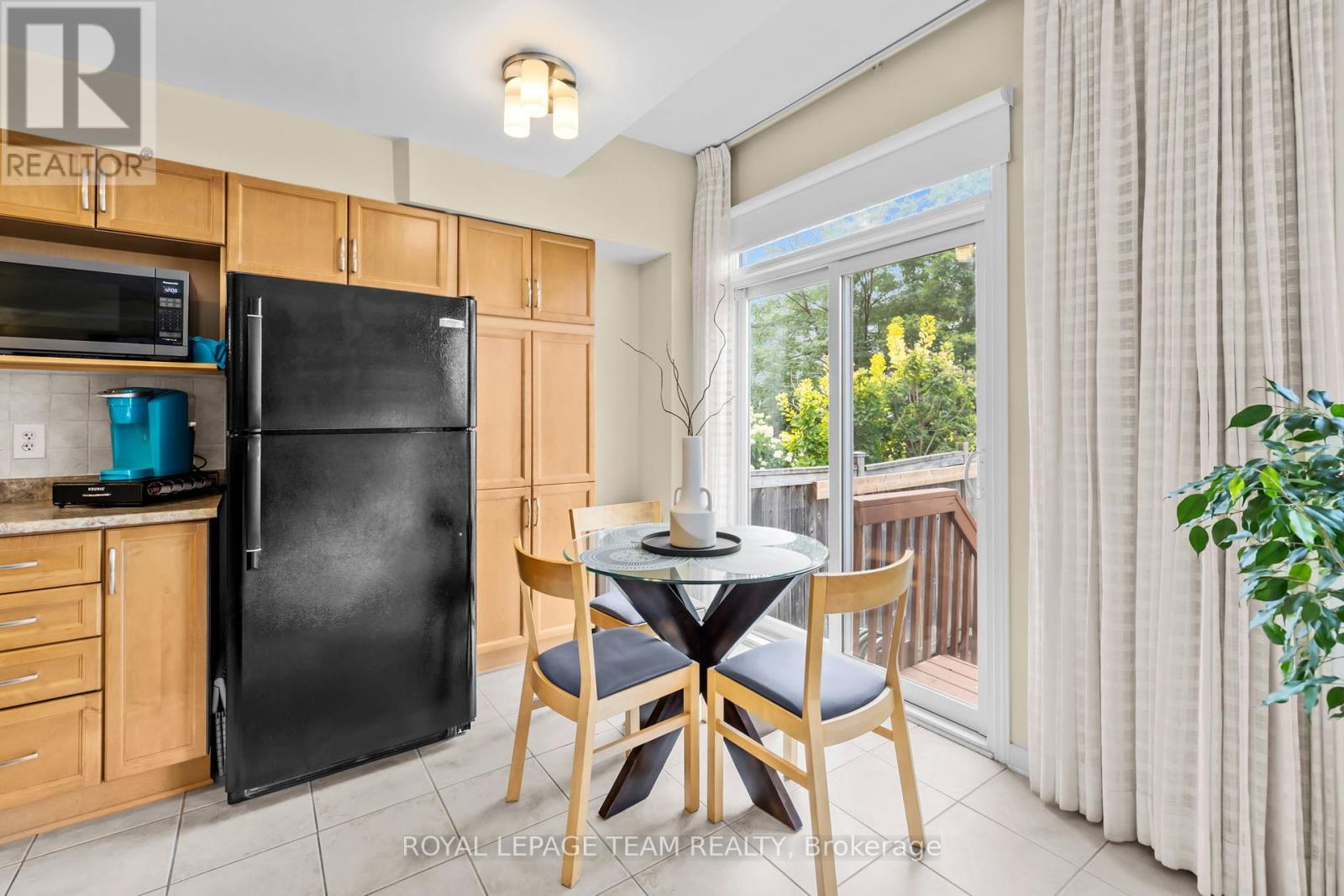Photo 10 of 105 Romina Street, Ottawa ON