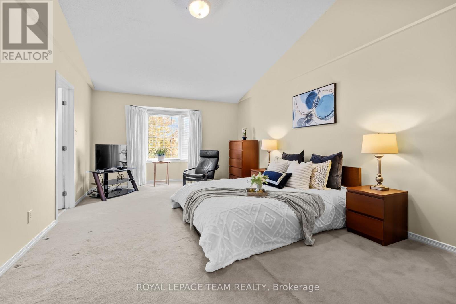 Photo 15 of 105 Romina Street, Ottawa ON