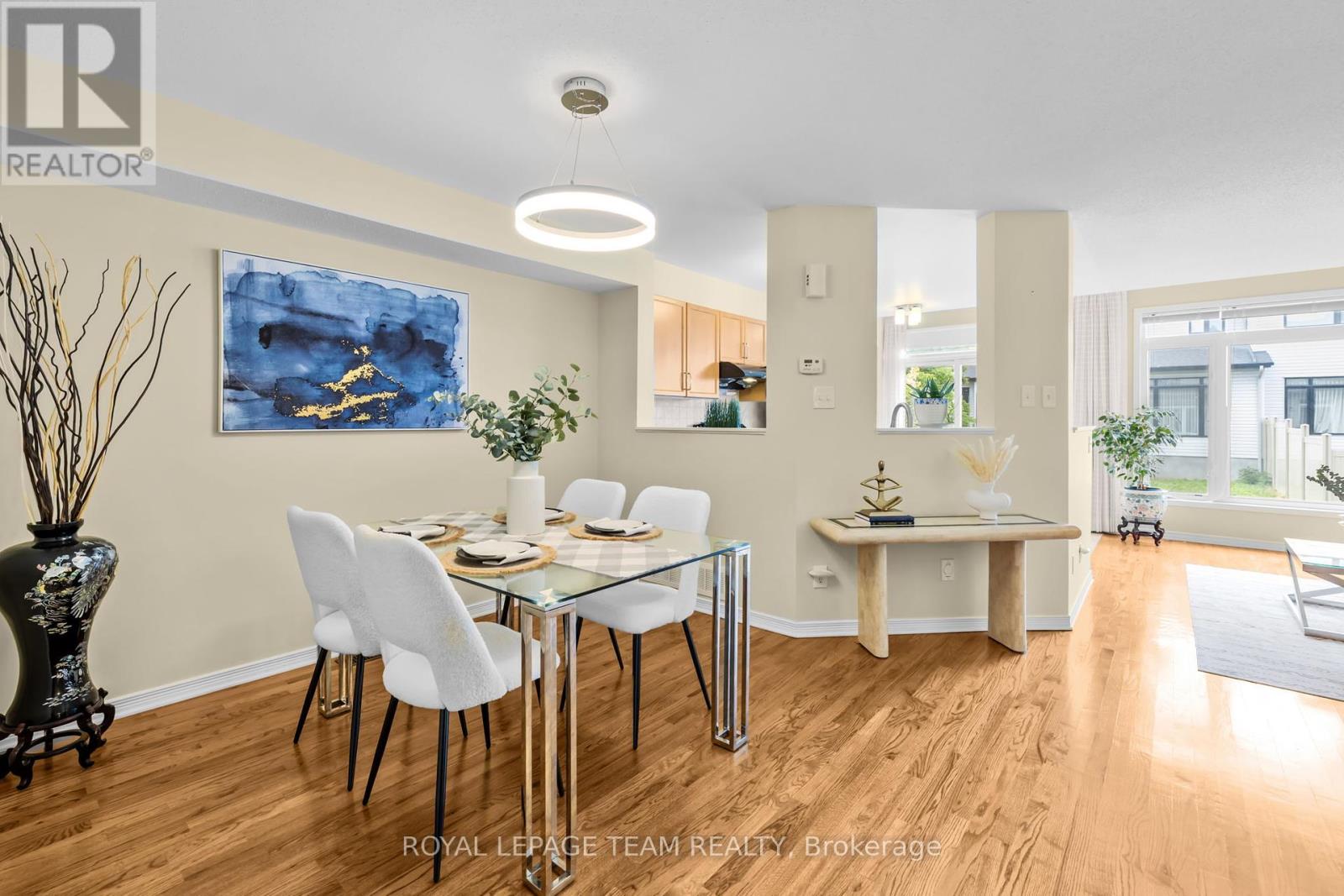 Photo 3 of 105 Romina Street, Ottawa ON
