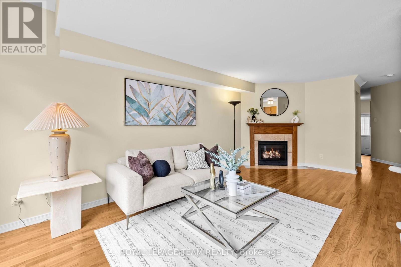 Photo 4 of 105 Romina Street, Ottawa ON