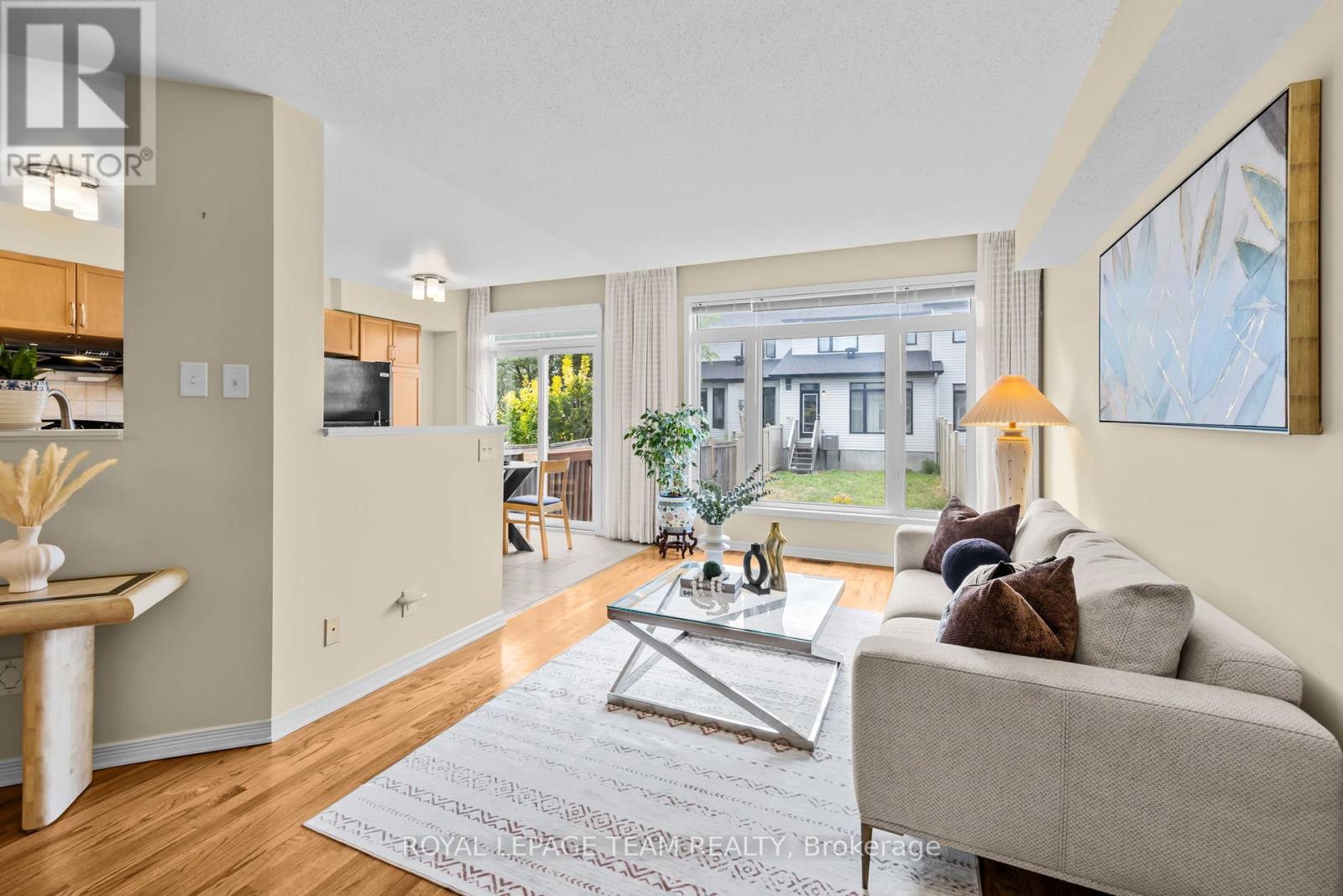 Photo 6 of 105 Romina Street, Ottawa ON