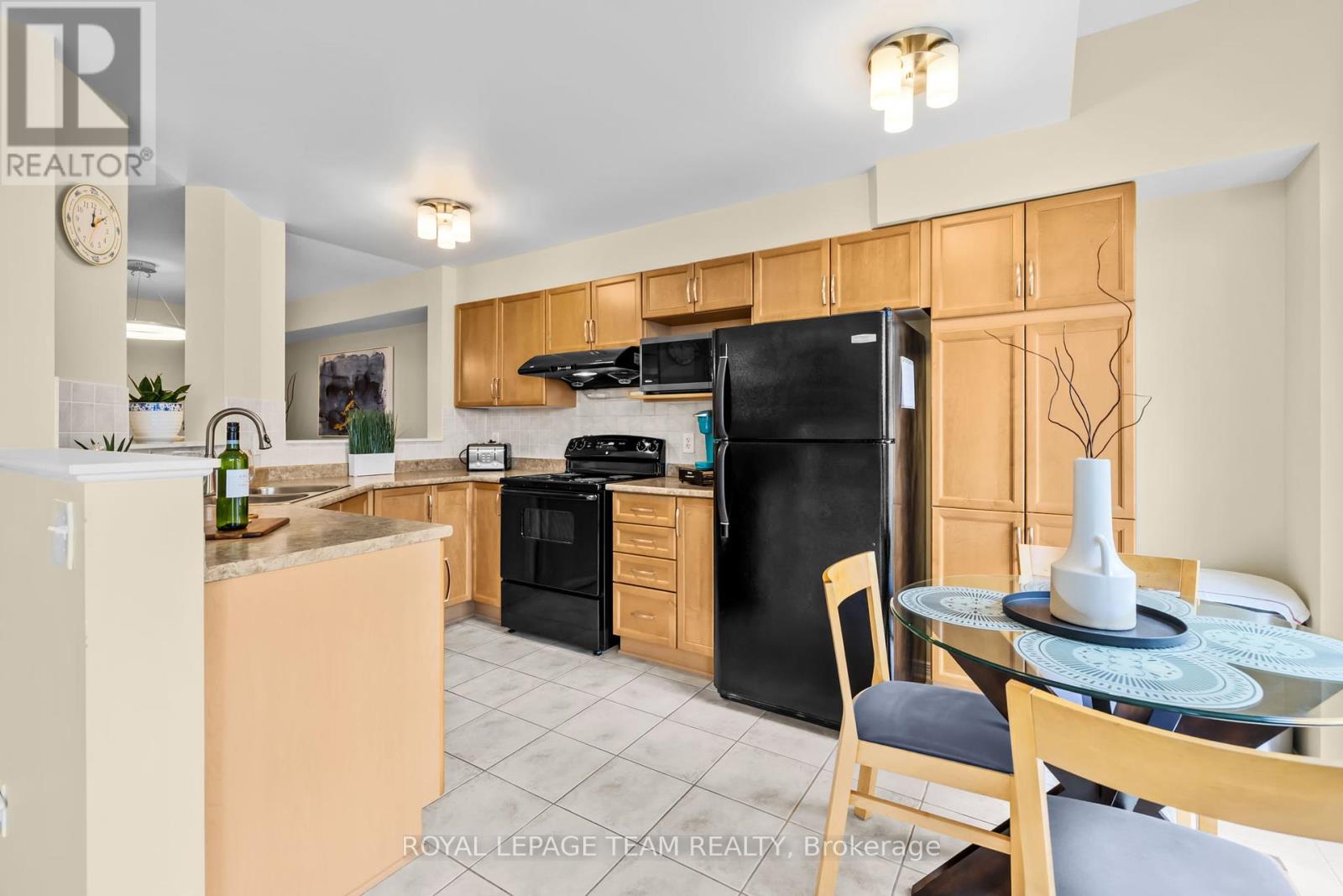 Photo 9 of 105 Romina Street, Ottawa ON