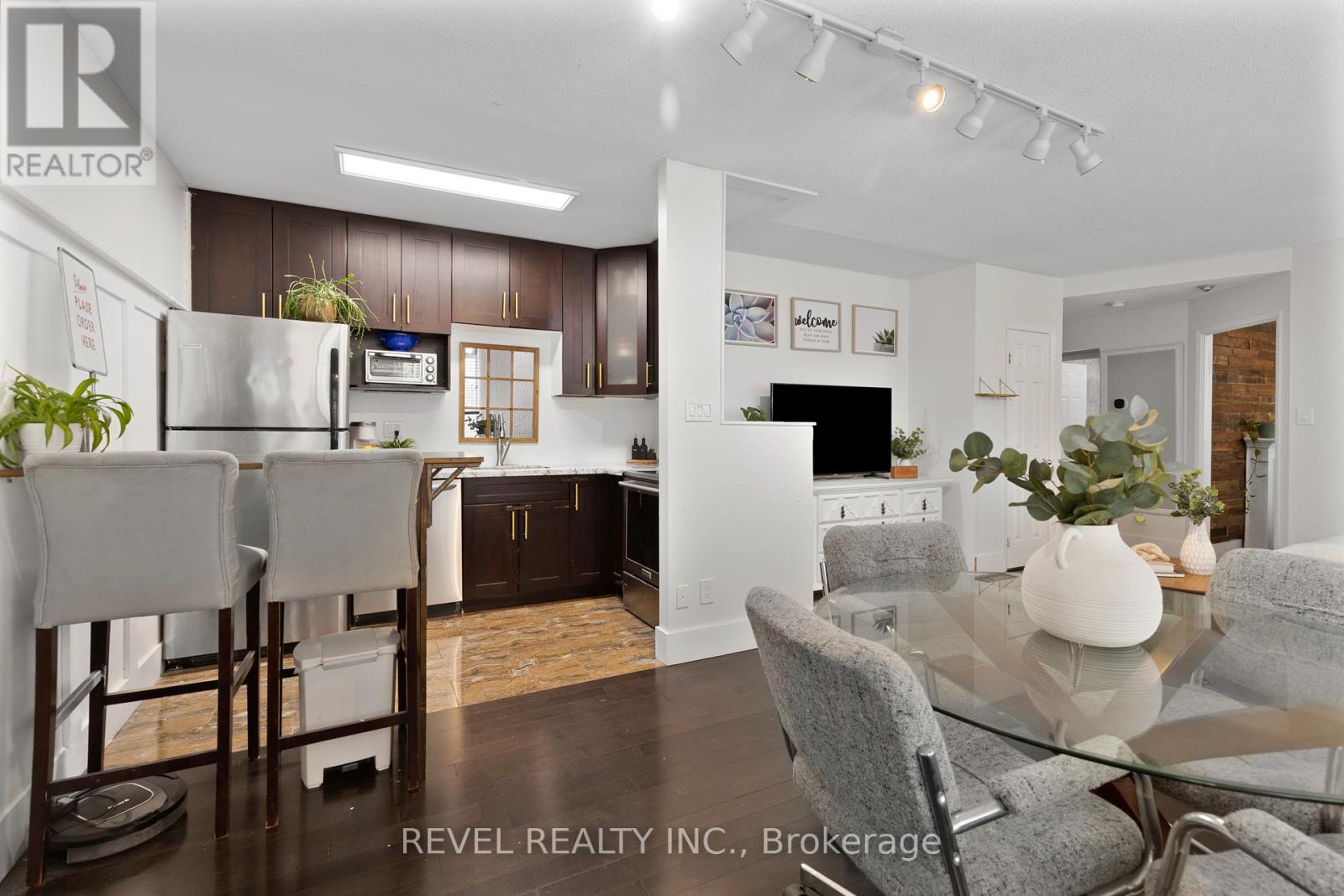 Photo 11 of 803 36 James Street S, Hamilton ON