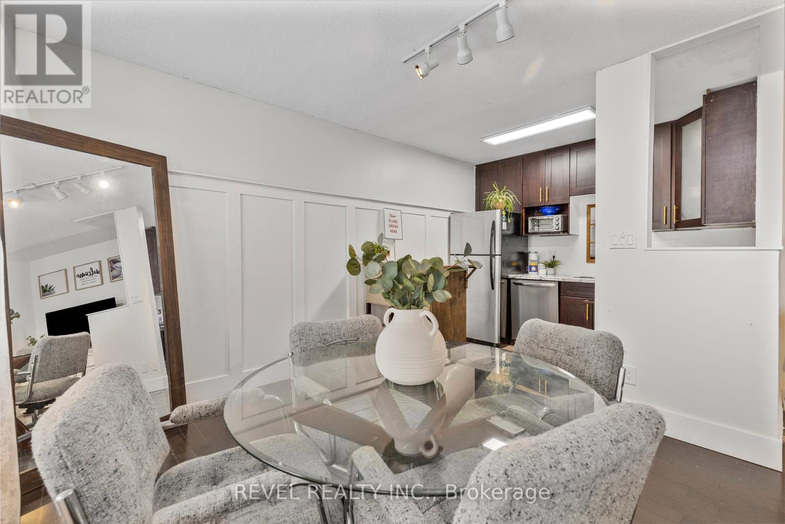 Photo 9 of 803 36 James Street S, Hamilton ON