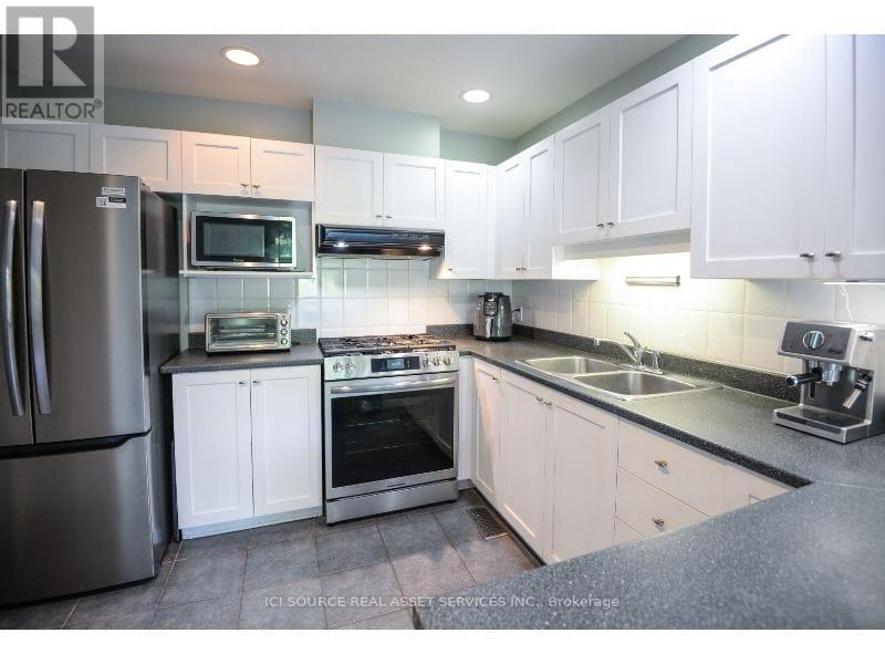 Photo 10 of 25 Saddlesmith Circle, Ottawa ON