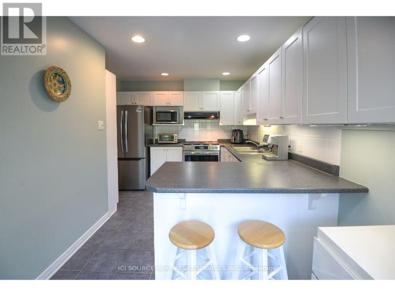 Photo 11 of 25 Saddlesmith Circle, Ottawa ON