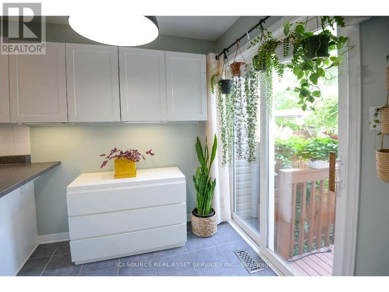 Photo 13 of 25 Saddlesmith Circle, Ottawa ON