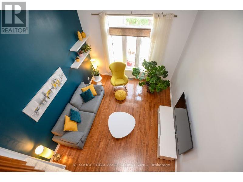 Photo 15 of 25 Saddlesmith Circle, Ottawa ON