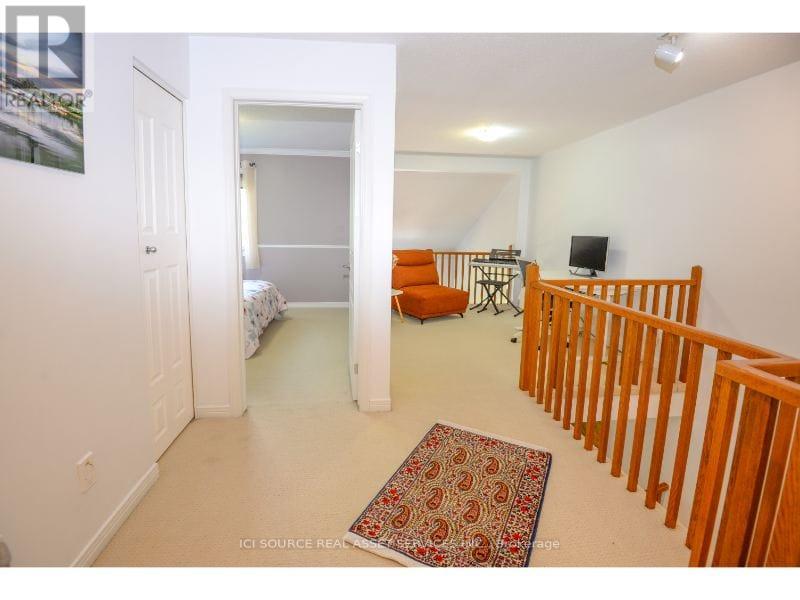 Photo 16 of 25 Saddlesmith Circle, Ottawa ON