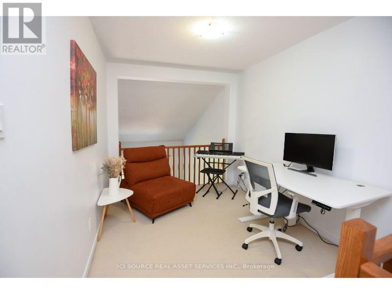 Photo 17 of 25 Saddlesmith Circle, Ottawa ON