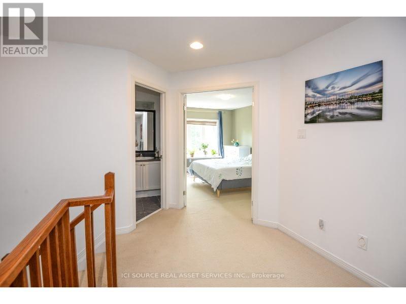 Photo 18 of 25 Saddlesmith Circle, Ottawa ON