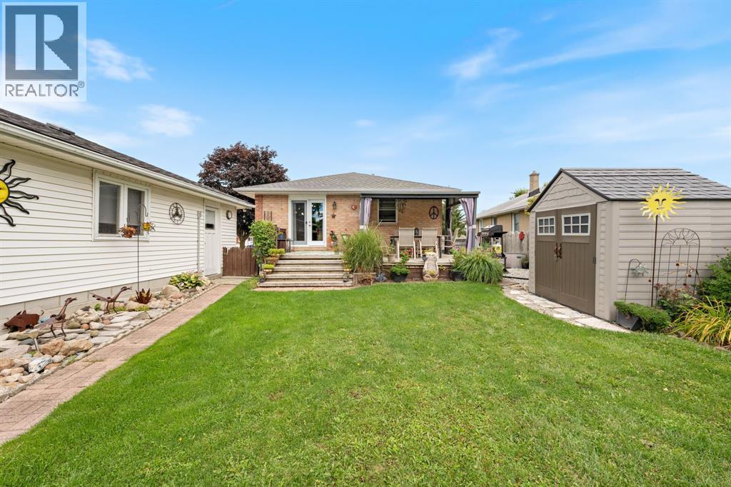Photo 14 of 15 Lisgar Street, Sarnia ON
