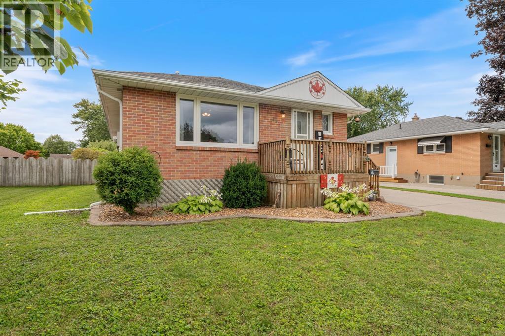 Photo 2 of 15 Lisgar Street, Sarnia ON
