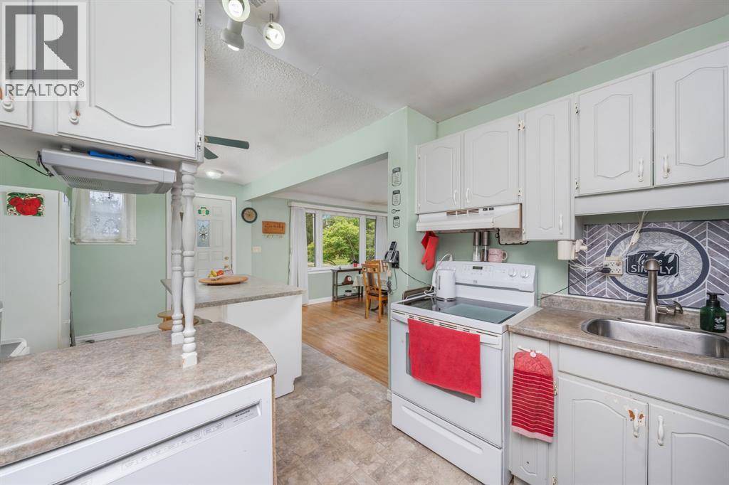 Photo 22 of 15 Lisgar Street, Sarnia ON
