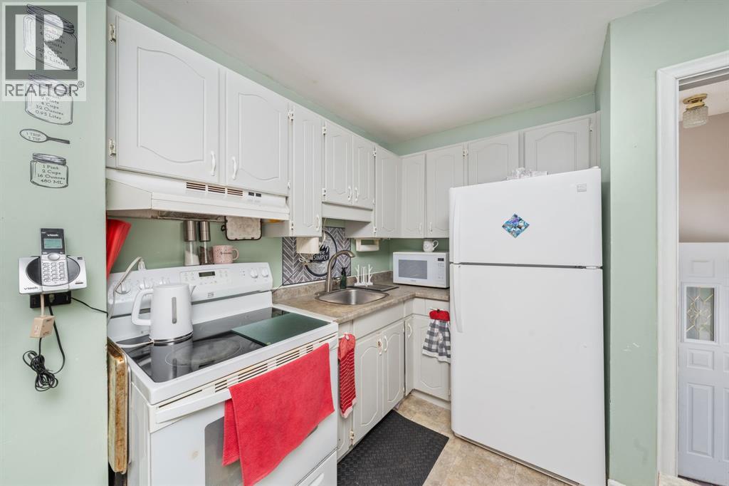Photo 23 of 15 Lisgar Street, Sarnia ON