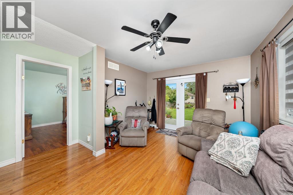Photo 24 of 15 Lisgar Street, Sarnia ON