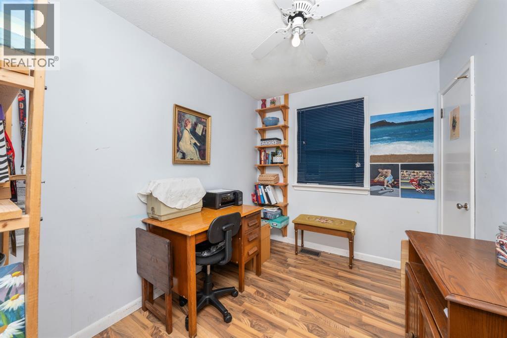 Photo 27 of 15 Lisgar Street, Sarnia ON