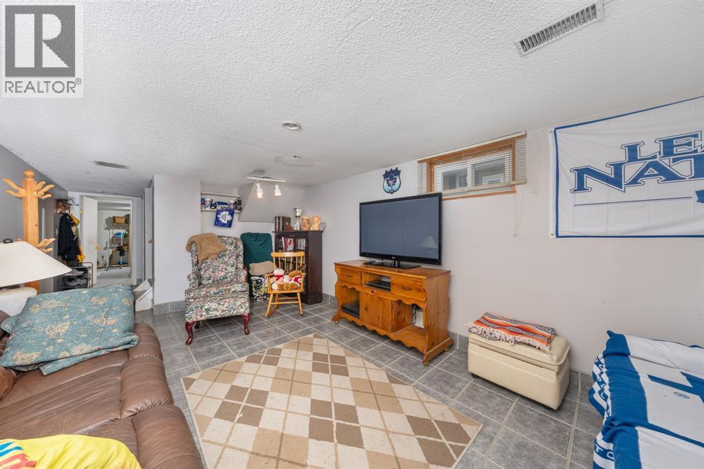 Photo 31 of 15 Lisgar Street, Sarnia ON