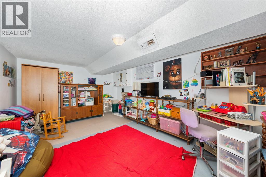 Photo 34 of 15 Lisgar Street, Sarnia ON