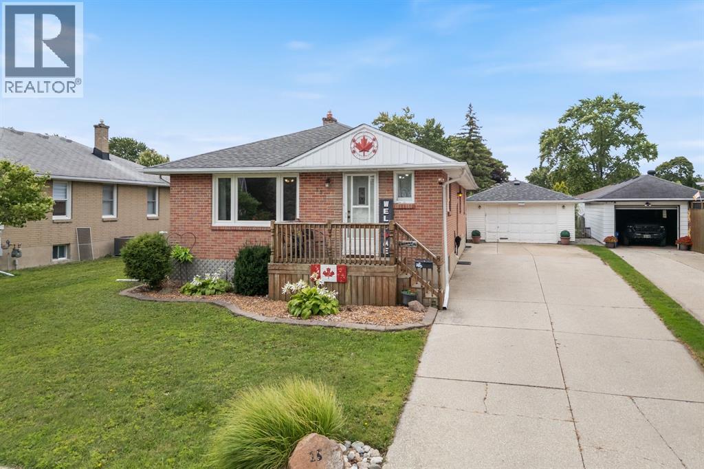 Photo 4 of 15 Lisgar Street, Sarnia ON