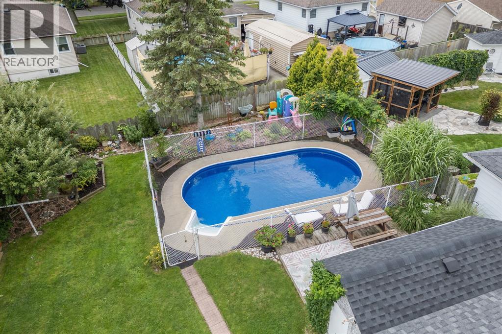 Photo 7 of 15 Lisgar Street, Sarnia ON