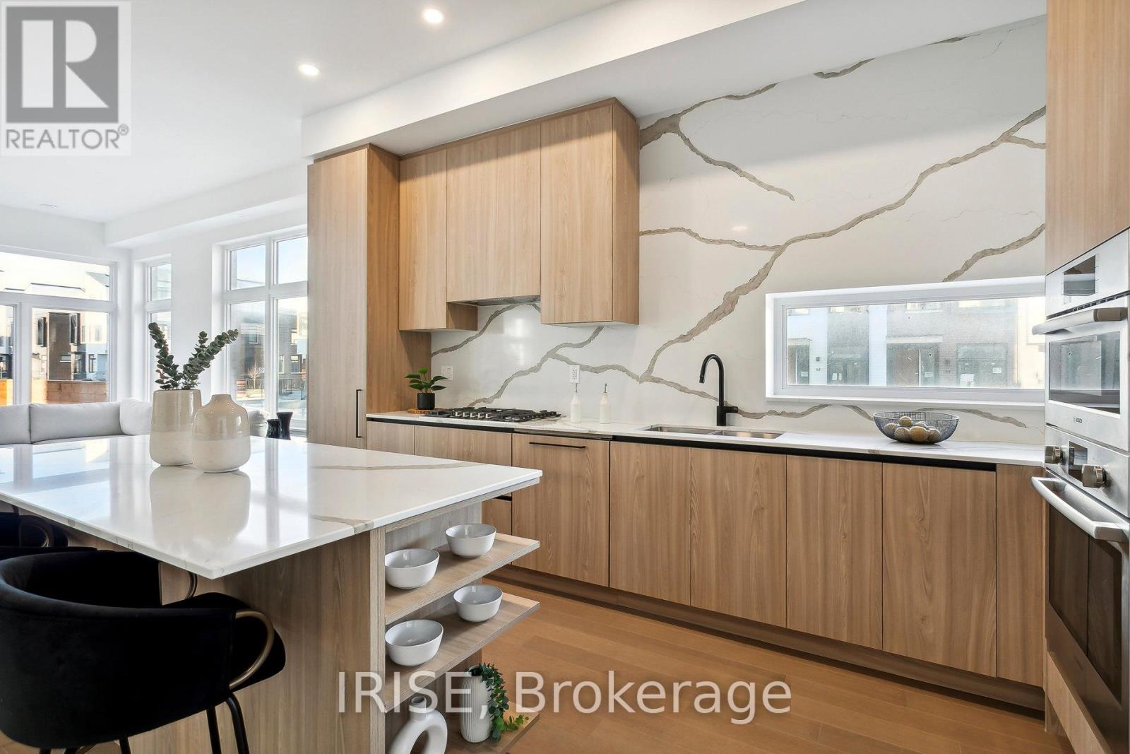 Photo 8 of 55 40 Lou Parsons Way, Mississauga ON