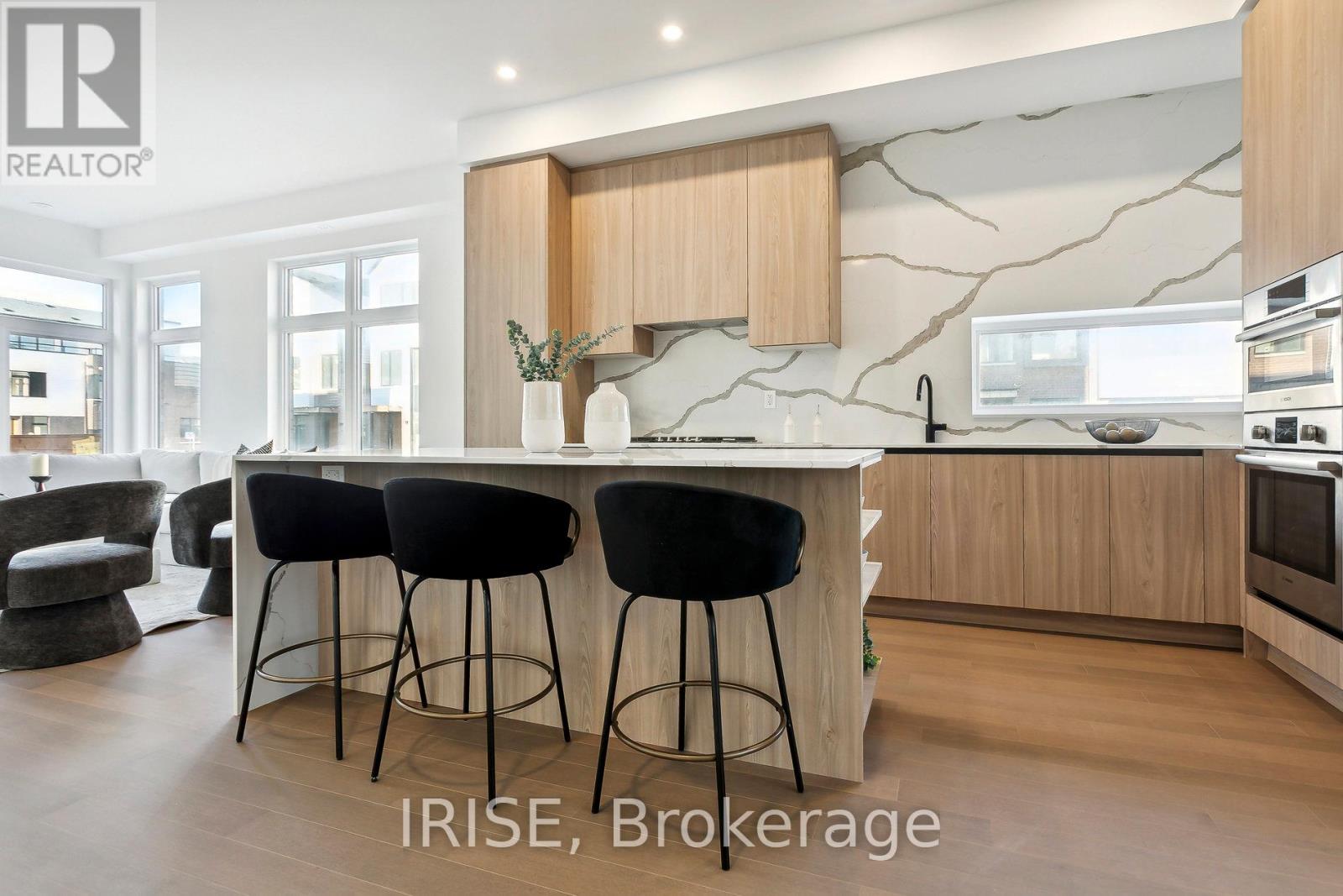 Photo 5 of 55 40 Lou Parsons Way, Mississauga ON