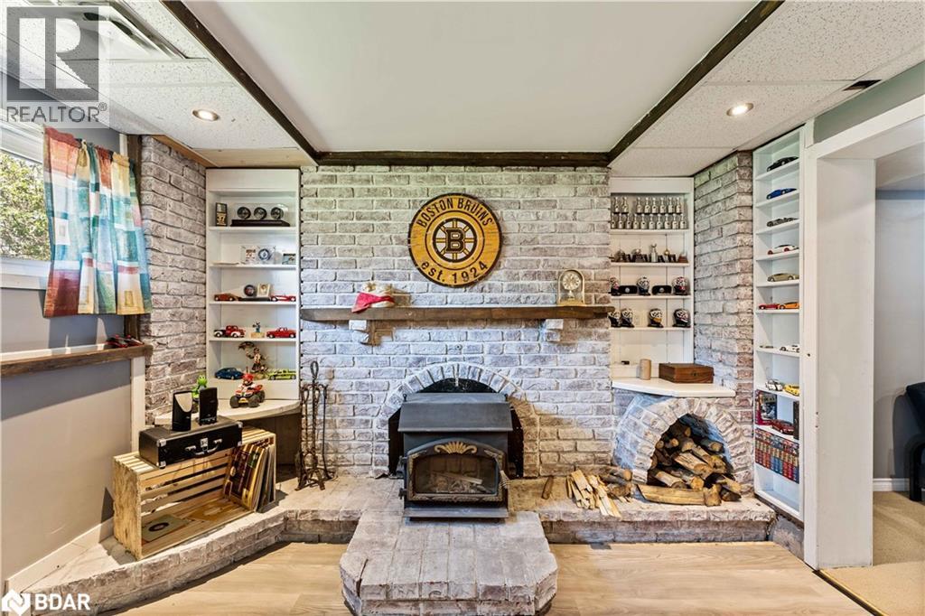 Photo 23 of 204 Camilla Crescent, Essa ON