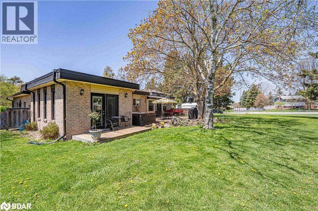 Photo 33 of 204 Camilla Crescent, Essa ON