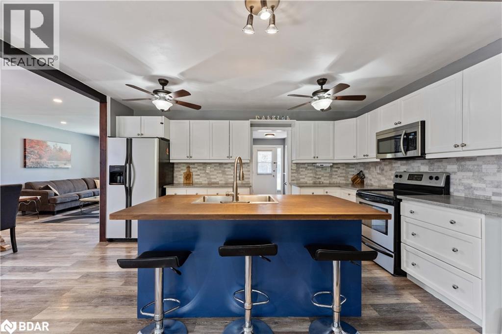 Photo 4 of 204 Camilla Crescent, Essa ON